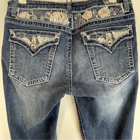 Zenim Thick Stitch Embroidered Medium Wash Denim Jeans Women’s Size 8 - Picture 9 of 15